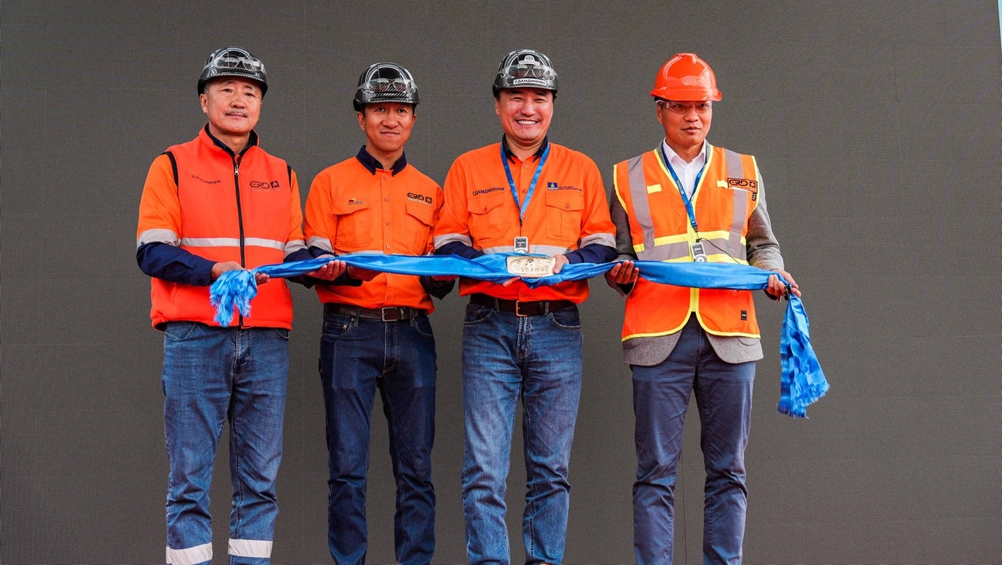 mmc-completes-first-gold-pour-at-bayan-khundii-mine-in-mongolia