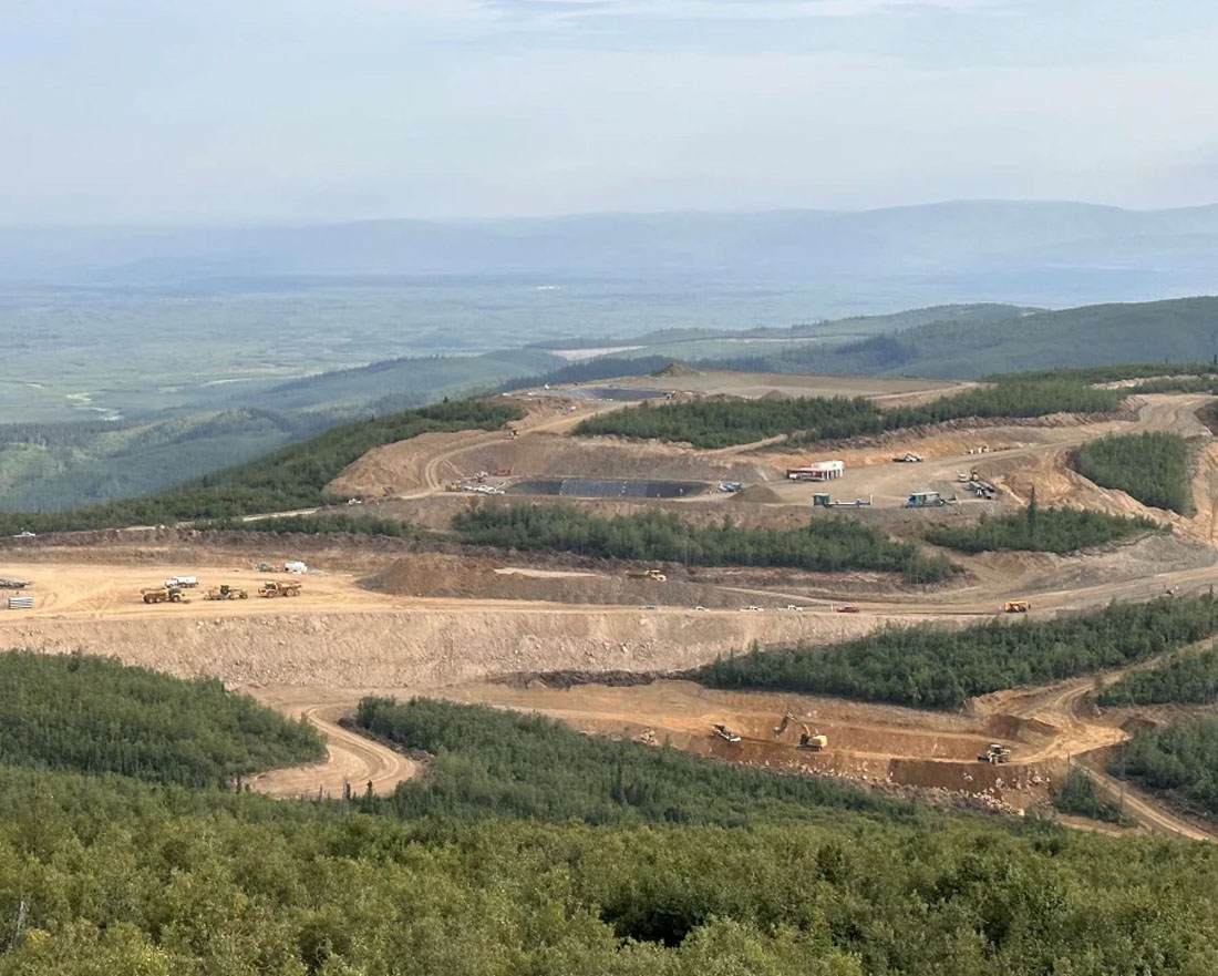 precious-metals-developers-enter-into-massive-us$812m-silver,-gold-merger-deal