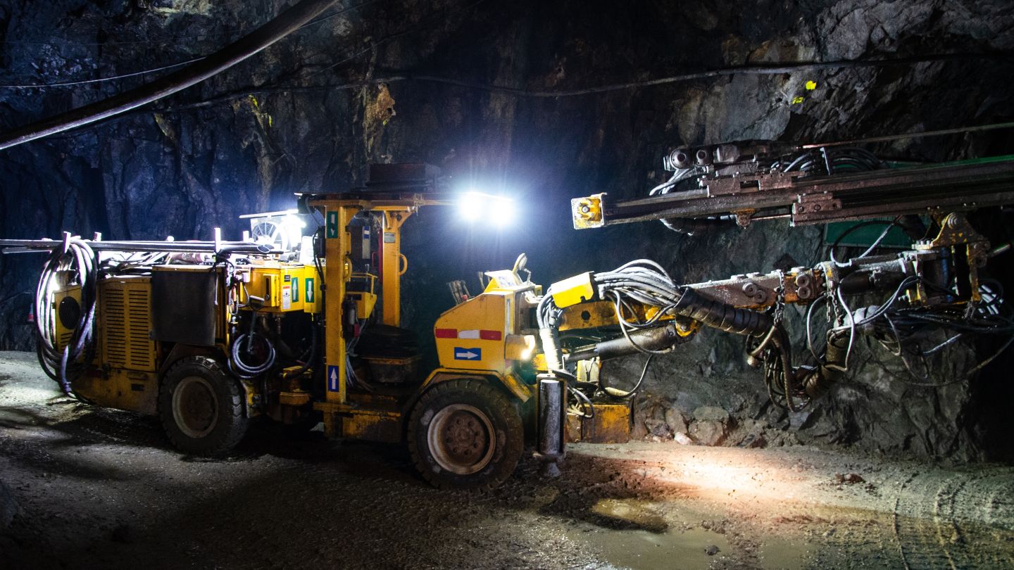 silver-storm-begins-6,000m-underground-drilling-at-la-parrilla-silver-mine