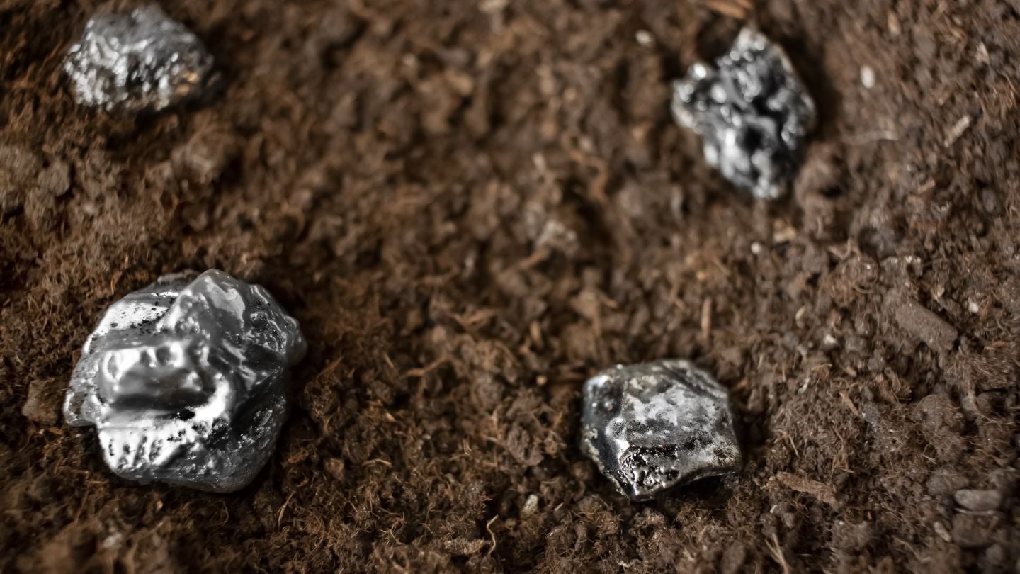 dalaroo-identifies-critical-minerals-system-at-blue-lagoon,-greenland