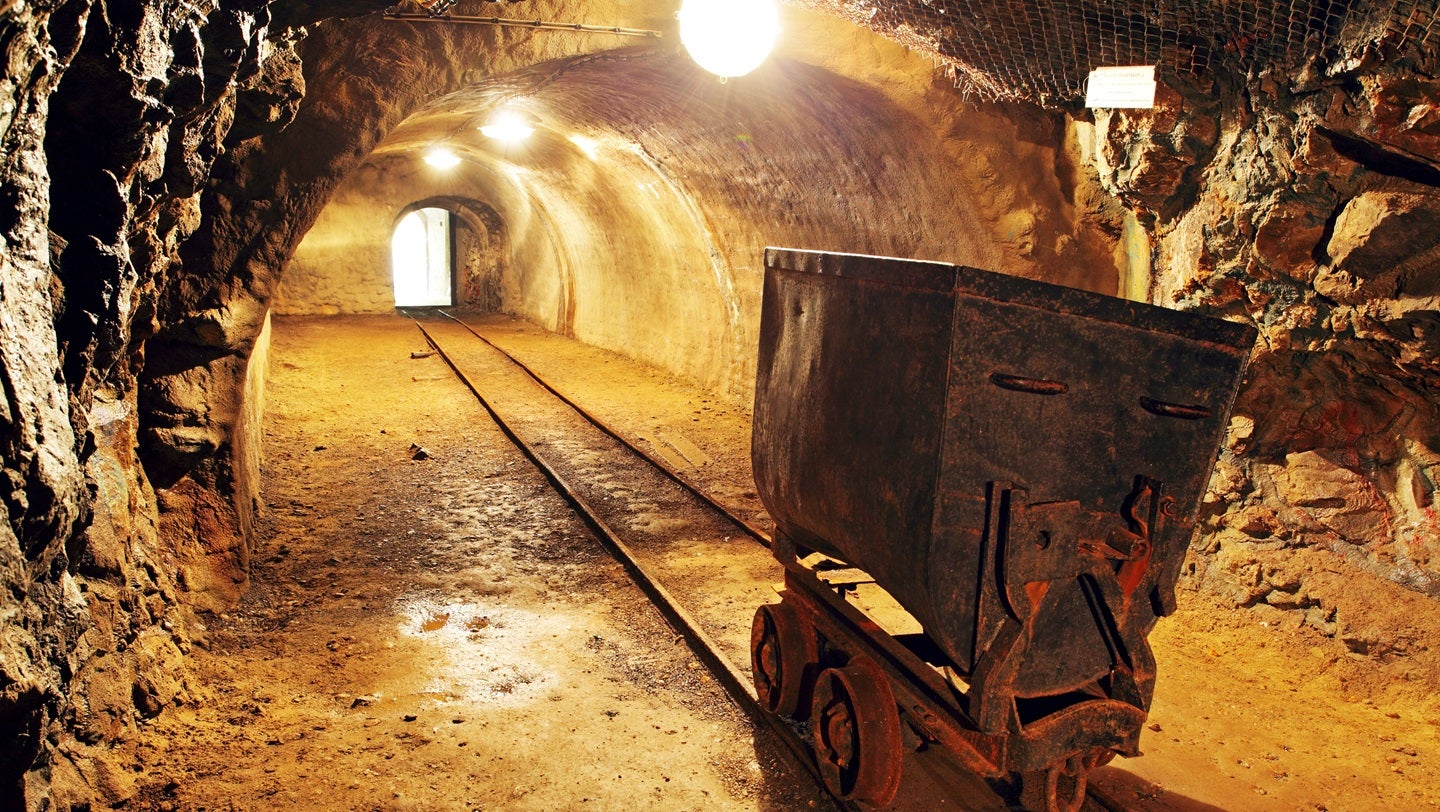 orezone-gold-signs-agreement-to-acquire-hecla-quebec