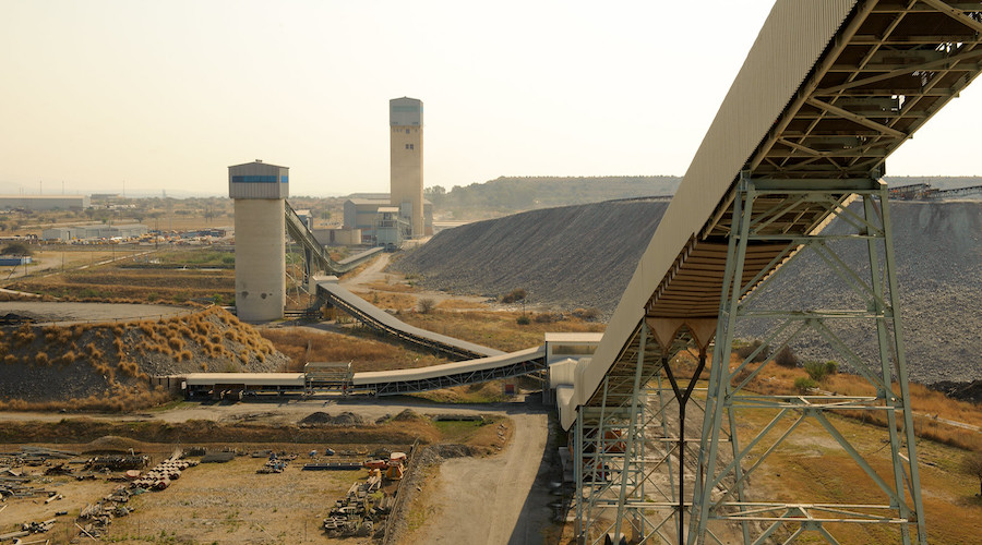 sibanye-hits-new-high-on-blackrock,-gold-price-boosts