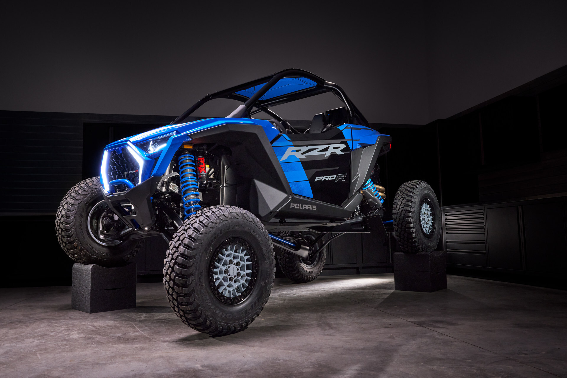 polaris-elevates-the-legendary-ride-and-handling-of-rzr-with-the-all-new-rzr-pro-r-ultra-edition