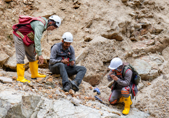 drilling-past-the-model:-copper-grades-break-out-at-the-edge-of-a-billion-tonne-system