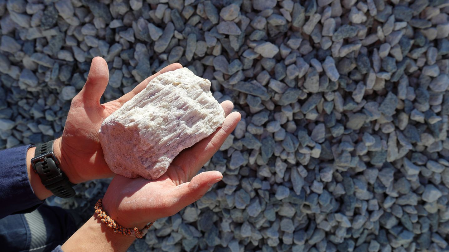 elevra,-mangrove-sign-mou-for-spodumene-supply