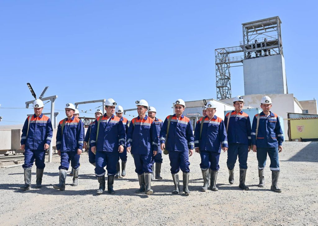 sustainable-fitch-affirms-navoi-mining’s-esg-rating